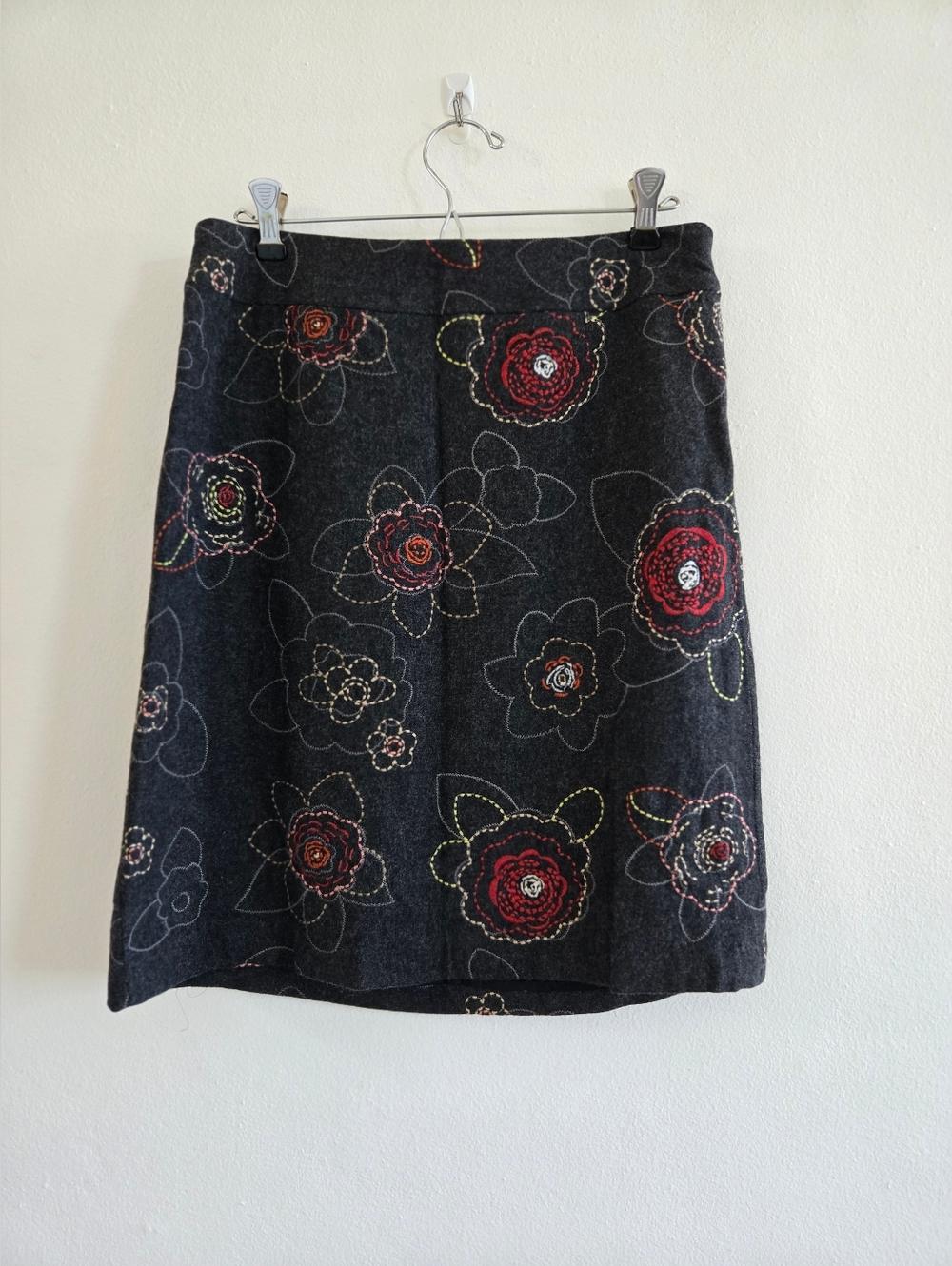 LOFT Dark Gray Floral Embroidered A-Line Skirt with Red Accents In Wool Blend-10